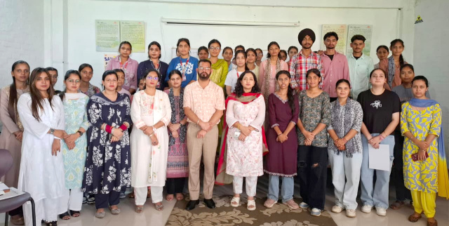 You are currently viewing KMS ਕਾਲਜ ਦਸੂਹਾ ‘ਚ ਰਾਸ਼ਟਰੀ ਖੇਡ ਦਿਵਸ ਦੇ ਮੌਕੇ ਤੇ ਸੈਮੀਨਾਰ ਕਰਵਾਇਆ – ਪ੍ਰਿੰਸੀਪਲ ਡਾ ਸ਼ਬਨਮ ਕੌਰ