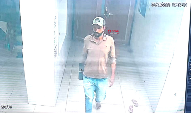 You are currently viewing ਚੋਰ ਨੇ ਗੁਰਦੁਆਰਾ ਸਾਹਿਬ ਵਿੱਚ ਚੋਰੀ ਨੂੰ ਦਿੱਤਾ ਅੰਜਾਮ,ਚੋਰ ਸੀਸੀਟੀਵੀ ਫੁਟੇਜ ਚ ਹੋਇਆ ਕੈਦ