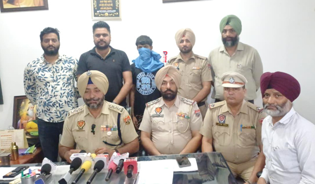 You are currently viewing ਪ੍ਰੋਪਰਟੀ ਡੀਲਰ ਸੰਦੀਪ ਕੁਮਾਰ ਤੇ ਚੱਲੀ ਗੋਲੀ ਦਾ ਇੱਕ ਕਥਿਤ ਦੋਸ਼ੀ ਗ੍ਰਿਫਤਾਰ !