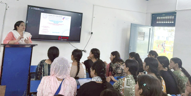 You are currently viewing ਖ਼ਾਲਸਾ ਕਾਲਜ ਵਿਖੇ ‘ਬਿਜਨੈੱਸ ਦੀ ਸ਼ੁਰੂਆਤ’ ਵਿਸ਼ੇ ਸੰਬੰਧੀ ਵਿਸ਼ੇਸ਼ ਲੈਕਚਰ ਕਰਵਾਇਆ ਗਿਆ