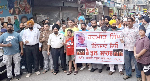 Read more about the article 5 वर्षीय मासूम बच्चे साथ दुष्कर्म तथा हत्या विरुद्ध दसूहा में विशाल केंडल मार्च निकाला