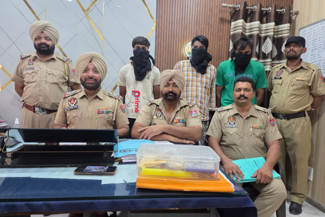 You are currently viewing NDPS ਐਕਟ ਤਹਿਤ ਅਤੇ ਹੀਨੀਅਸ ਕ੍ਰਾਇਮ ਤਹਿਤ 03 ਦੋਸ਼ੀ ਪੁਲਿਸ ਵੱਲੋਂ ਕਾਬੂ 