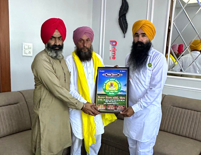 You are currently viewing ਦੋਆਬਾ ਕਿਸਾਨ ਕਮੇਟੀ ਪੰਜਾਬ ਵੱਲੋਂ ਹੜ ਪੀੜਤਾਂ ਲਈ ਰਾਹਤ ਕਾਰਜ ਜਾਰੀ ਰਹਿਣਗੇ : ਚੌਹਾਨ