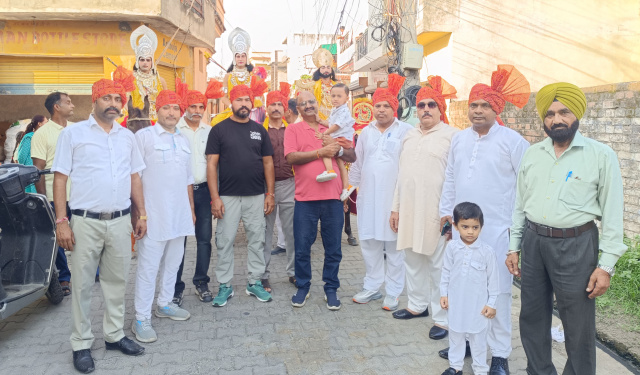 Read more about the article ਭਗਵਾਨ ਰਾਮ ਜੀ ਦੀ ਸ਼ਾਨਦਾਰ ਬਾਰਾਤ ਦਾ ਸ਼ਹਿਰ ਵਾਸੀਆਂ ਨੇ ਕੀਤਾ ਸਵਾਗਤ