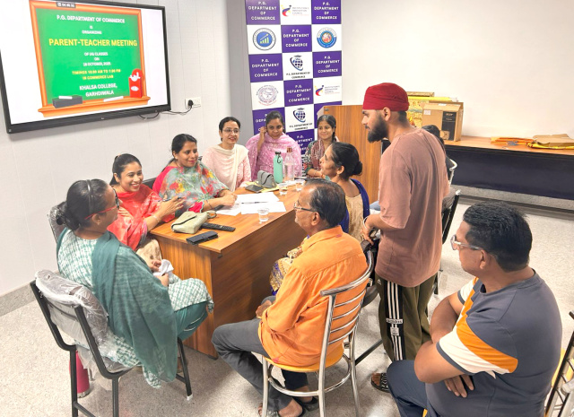 You are currently viewing ਪੀ.ਜੀ. ਕਾਮਰਸ ਵਿਭਾਗ ਵੱਲੋਂ ਅਧਿਆਪਕ-ਮਾਪੇ ਮਿਲਣੀ ਦਾ ਆਯੋਜਨ