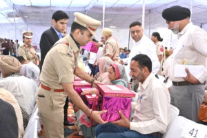 Read more about the article ਸ਼ਾਂਤੀ ਅਤੇ ਭਾਈਚਾਰਕ ਸਾਂਝ ਕਾਇਮ ਰੱਖਣ ‘ਚ ਪੰਜਾਬ ਪੁਲਿਸ ਦਾ ਯੋਗਦਾਨ ਬੇਮਿਸਾਲ – SSP ਸੰਦੀਪ ਕੁਮਾਰ ਮਲਿਕ