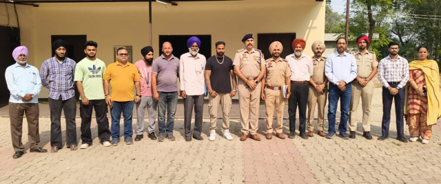 You are currently viewing ਪੁਲਿਸ ਵੱਲੋਂ ਆਨਲਾਈਨ ਠੱਗੀ ਦੇ ਮਾਮਲਿਆਂ ਵਿੱਚ ਵੱਡੀ ਸਫਲਤਾ — ਪੀੜਤਾਂ ਨੂੰ ਵਾਪਸ ਕਰਵਾਏ 14 ਲੱਖ 34 ਹਜ਼ਾਰ ਰੁਪਏ : DSP ਰਾਜੇਸ਼ ਕੱਕੜ