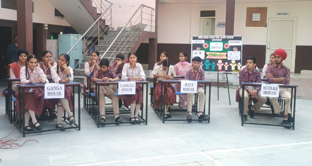 You are currently viewing ਡੀ.ਏ.ਵੀ ਪਬਲਿਕ ਸਕੂਲ ਗੜ੍ਹਦੀਵਾਲਾ ਵਿਖੇ ਸਾਇੰਸ ਅਤੇ ਗਣਿਤ ਦੀ ਕੁਇਜ਼ ਪ੍ਰਤਿਯੋਗਿਤਾ ਕਰਵਾਈ ਗਈ