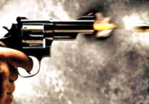 Read more about the article *ਸੰਘਣੀ ਆਬਾਦੀ ਵਾਲੇ ਇਲਾਕੇ ਡੇਰਾ ਬਾਬਾ ਨਾਨਕ ਰੋਡ ਤੇ ਕਰਿਆਨੇ ਦੀ ਦੁਕਾਨ ਤੇ ਚਲੀ ਗੋਲੀ, ਦੁਕਾਨਦਾਰਾਂ ਚ ਰੋਸ*