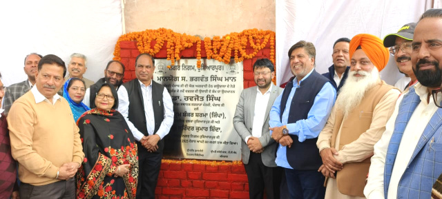 You are currently viewing ਸਥਾਨਕ ਸਰਕਾਰਾਂ ਮੰਤਰੀ ਡਾ.ਰਵਜੋਤ ਨੇ ਨਵੇਂ ਫਾਇਰ ਸਟੇਸ਼ਨ ਦਾ ਰੱਖਿਆ ਨੀਂਹ ਪੱਥਰ