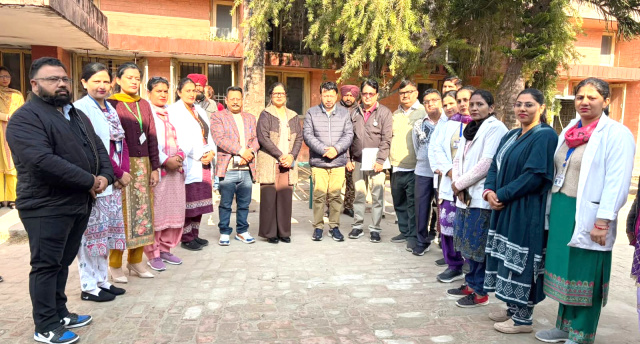 You are currently viewing ਕੈਬਨਿਟ ਮੰਤਰੀ ਡਾ.ਰਵਜੋਤ ਨੇ ਕੀਤਾ ਸੀ.ਐਚ.ਸੀ ਹਰਿਆਣਾ ਦਾ ਦੌਰਾ