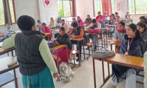 Read more about the article KMS ਕਾਲਜ ਵਿਖੇ ਵਿਜੈ ਦਿਵਸ ਦੇ ਮੌਕੇ ਤੇ ਸ਼ਹੀਦਾਂ ਨੂੰ ਸ਼ਰਧਾਂਜਲੀ ਦਿੱਤੀ ਗਈ – ਪ੍ਰਿੰਸੀਪਲ ਡਾ.ਸ਼ਬਨਮ ਕੌਰ