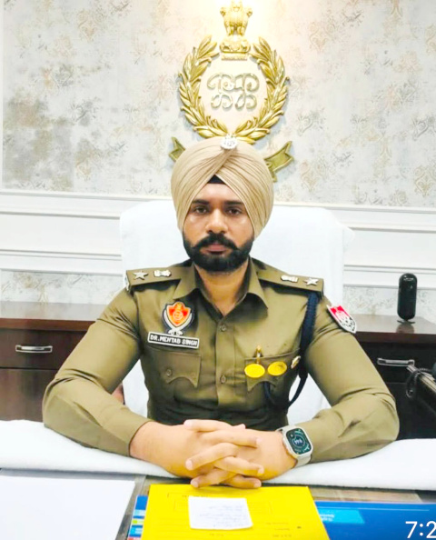 Read more about the article ਧੁੰਦ ਦੇ ਮੌਸਮ ’ਚ ਹਾਦਸਿਆਂ ਤੋਂ ਬਚਾਅ ਲਈ ਐੱਸ.ਐੱਸ.ਪੀ ਡਾ. ਮਹਿਤਾਬ ਸਿੰਘ ਦੀ ਅਹਿਮ ਅਪੀਲ