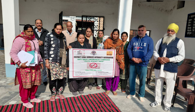 You are currently viewing ਵਿਆਹ ਮੌਕੇ ਲੜਕੀ ਦੀ ਉਮਰ 18 ਅਤੇ ਲੜਕੇ ਦੀ 21 ਸਾਲ ਤੋਂ ਘੱਟ ਨਹੀਂ ਹੋਣੀ ਚਾਹੀਦੀ’