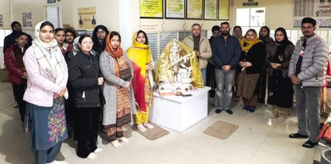 You are currently viewing KMS ਕਾਲਜ ਵਿਖੇ ਬਸੰਤ ਪੰਚਮੀ ਦੇ ਮੌਕੇ ‘ਤੇ ਮਾਤਾ ਸਰਸਵਤੀ ਜੀ ਦੀ ਪੂਜਾ ਅਰਚਨਾ ਕਰਵਾਈ ਗਈ – ਪ੍ਰਿੰਸੀਪਲ ਡਾ. ਸ਼ਬਨਮ ਕੌਰ