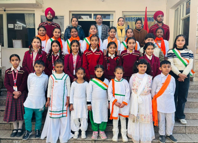 Read more about the article DAV पब्लिक स्कूल गढ़दीवाला में गणतंत्र दिवस हर्षोल्लाह से मनाया गया