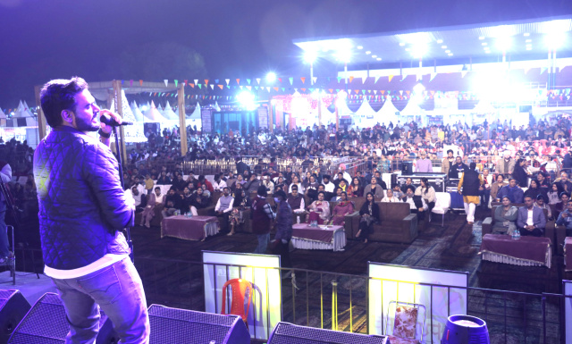 You are currently viewing ਨੇਚਰ ਫੈਸਟ ਦੇ ਤੀਸਰੇ ਦਿਨ ਪ੍ਰਭ ਗਿੱਲ ਦੀ ਆਵਾਜ ਦਾ ਜਾਦੂ, ਝੂਮੇ ਦਰਸ਼ਕ