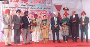 Read more about the article ਖ਼ਾਲਸਾ ਕਾਲਜ ਵਿਖੇ ਡਾ.ਐੱਮ.ਐੱਸ. ਰੰਧਾਵਾ ਯਾਦਗਾਰੀ ਵਿਰਾਸਤੀ ਮੇਲਾ ਕਰਵਾਇਆ ਗਿਆ