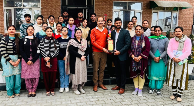 You are currently viewing ਖ਼ਾਲਸਾ ਕਾਲਜ ਵਿਖੇ ਪਲੇਸਮੈਂਟ ਸੈੱਲ ਵੱਲੋਂ ਪ੍ਰੇਰਨਾਦਾਇਕ ਲੈਕਚਰ’ ਕਰਵਾਇਆ ਗਿਆ