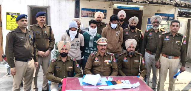 You are currently viewing ਰੇਲ ਗੱਡੀਆਂ ਚੋਰੀ ਕਾਂਡ ਦਾ ਭੰਡਾਫੋੜ, ਜੀ.ਆਰ.ਪੀ ਨੇ 3 ਮੁਲਜ਼ਮਾਂ ਨੂੰ ਕੀਤਾ ਗ੍ਰਿਫਤਾਰ