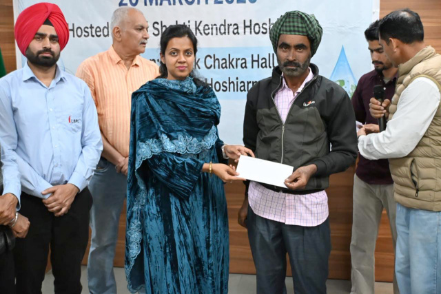 You are currently viewing ਡਿਪਟੀ ਕਮਿਸ਼ਨਰ ਵਲੋਂ ਪਾਣੀ ਅਤੇ ਕੁਦਰਤੀ ਸੋਮਿਆਂ ਦੀ ਸਾਂਭ-ਸੰਭਾਲ ‘ਤੇ ਜ਼ੋਰ