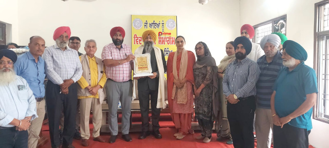 Read more about the article ਪੰਜਾਬੀ ਵਿਭਾਗ ਦੇ ਮੁਖੀ ਡਾ.ਦਿਲਬਾਰਾ ਸਿੰਘ ਦੀ ਸੇਵਾ ਮੁਕਤੀ ‘ਤੇ ਵਿਦਾਇਗੀ ਪਾਰਟੀ ਦਾ ਆਯੋਜਨ