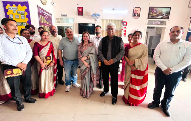 Read more about the article ਡੀਏਵੀ ਪਬਲਿਕ ਸਕੂਲ ਗੜਦੀਵਾਲਾ ਦੇ ਅਧਿਆਪਕਾਂ ਨੂੰ ਵਧੀਆ ਕਾਰਗੁਜ਼ਾਰੀ ਲਈ ਕੀਤਾ ਗਿਆ ਸਨਮਾਨਿਤ