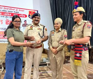 Read more about the article ਪੁਲਿਸ ਦੀ ਵੱਡੀ ਪਹਲ: 250 ਗੁੰਮ ਮੋਬਾਈਲ ਮਾਲਕਾਂ ਤੱਕ ਵਾਪਸ—‘ਤੁਹਾਡਾ ਗੁੰਮ ਹੋਇਆ ਮੋਬਾਈਲ ਹੁਣ ਤੁਹਾਡੇ ਹੱਥ’ ਮੁਹਿੰਮ ਸਫਲ