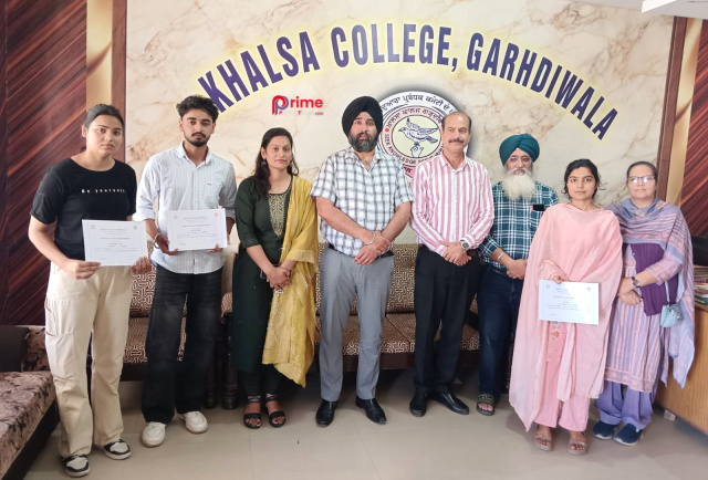 Read more about the article ਖ਼ਾਲਸਾ ਕਾਲਜ ਵਿਖੇ ‘ਟੈਕਨੋਲੋਜੀ ਅਤੇ ਭਵਿੱਖ ਵਿੱਚ ਰੁਜ਼ਗਾਰ’ ਵਿਸ਼ੇ ‘ਤੇ ਲੇਖ ਲਿਖਣ ਦੇ ਮੁਕਾਬਲੇ ਕਰਵਾਏ