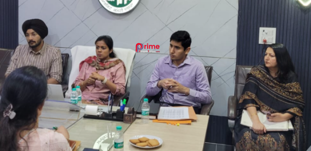 You are currently viewing ਡਿਪਟੀ ਕਮਿਸ਼ਨਰ ਨੇ ਦਸੂਹਾ ਅਤੇ ਮੁਕੇਰੀਆਂ ਸਬ-ਡਵੀਜ਼ਨ ’ਚ ਚੱਲ ਰਹੇ ਵਿਕਾਸ ਕਾਰਜਾਂ ਦਾ ਲਿਆ ਜਾਇਜ਼ਾ