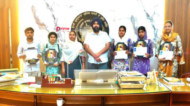 ਖ਼ਾਲਸਾ ਕਾਲਜ ਦੇ ਵਿਦਿਆਰਥੀਆਂ ਨੇ ਨੈਤਿਕ ਸਿੱਖਿਆ ਇਮਤਿਹਾਨ ਵਿੱਚ ਮਾਰੀਆਂ ਮੱਲਾਂ