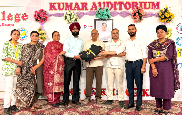 You are currently viewing ਸਾਲ 2026 ਦੇ ਚੌਥੇ ਅਤੇ ਆਖਰੀ “ਡਾ. ਸ਼ਬਨਮ ਕੌਰ ਮੈਮੋਰੀਅਲ ਐਕਸੀਲੈਂਸ ਅਵਾਰਡ” ਲਈ ਸਾਇੰਸ ਵਿਭਾਗ ਦੇ ਮਨਜਿੰਦਰ ਸਿੰਘ ਨੂੰ ਚੁਣਿਆ ਗਿਆ- ਪ੍ਰਿੰਸੀਪਲ ਡਾ. ਮਾਨਵ ਸੈਣੀ
