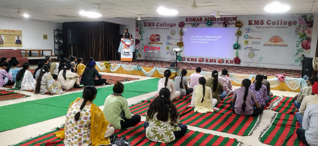 KMS ਕਾਲਜ ਵਿਖੇ ਨਵੇਂ ਸੈਸ਼ਨ 2026-27 ਦੀਆਂ ਕਲਾਸਾਂ ਦੀ ਸ਼ੁਰੂਆਤ ਇੰਡਕਸ਼ਨ ਪ੍ਰੋਗਰਾਮ ਦੇ ਨਾਲ – ਪ੍ਰਿੰਸੀਪਲ ਡਾ.ਮਾਨਵ ਸੈਣੀ