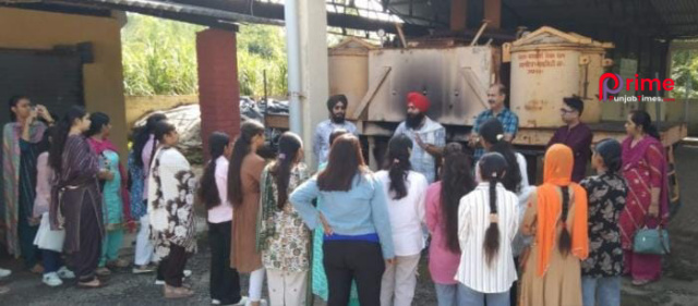 You are currently viewing ਖ਼ਾਲਸਾ ਕਾਲਜ ਦੇ ਵਿਦਿਆਰਥੀਆਂ ਦਾ ਉਦਯੋਗਿਕ ਟੂਰ ਲਿਜਾਇਆ ਗਿਆ